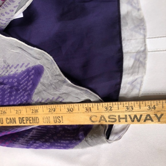 ARYN K Deep V Patterned Silk Top - Picture 13 of 14